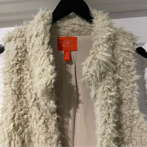 Cream Sherpa Vest - Picture 2 of 6